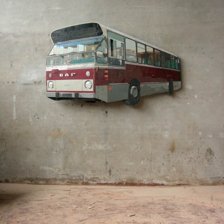 _Ron_van_der_Ende_bus_street_art.jpg