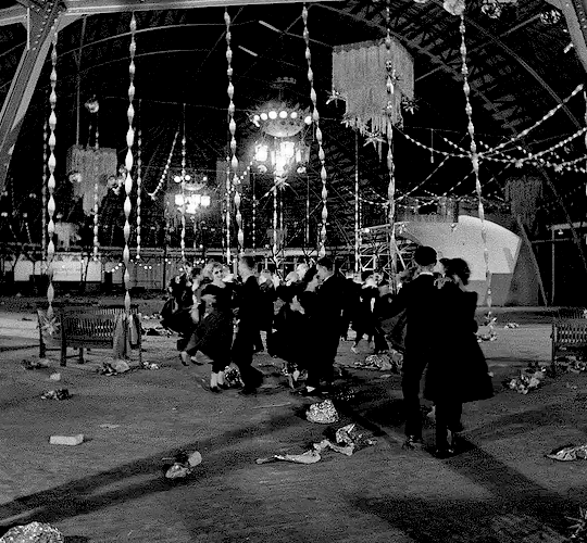 Le Carnaval des âmes (Carnival of Souls) Herk Harvey, 1962 la bamboche c'est terminé.gif, janv. 2022