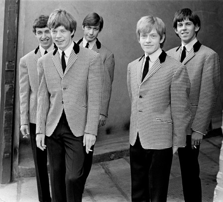 Early publicity shot of The Rolling Stones in 1963 pied de poule.jpg