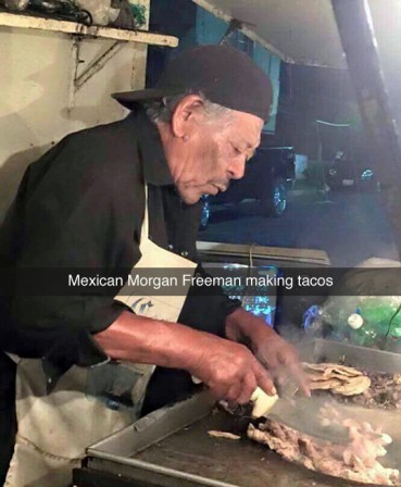 Morgan_Freeman_Mexique_tacos.jpg