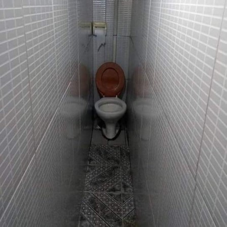 les toilettes au bout du couloir.jpg