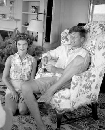 JFK_Kennedy_et_sa_femme.jpg