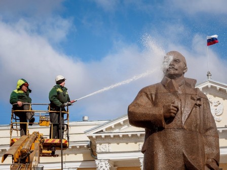 Lénine statue.jpg