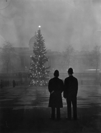 Warburton 1 December 1948 National Gallery Trafalgar Square noel.jpg