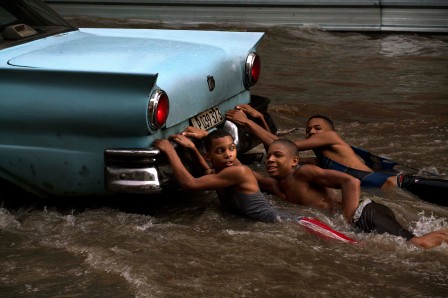 inondations voiture.jpg
