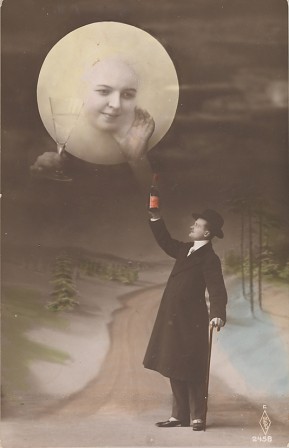 man_drinking_with_the_moon_vintage_postcard_1910_trinquer_avec_la_lune_carte_postale.jpg