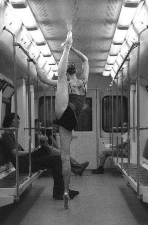 métro danse.jpg