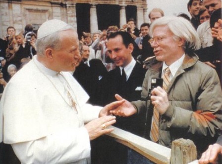 pape_Jean_Paul_II_et_Andy_Warhol_Pope_culture.jpg