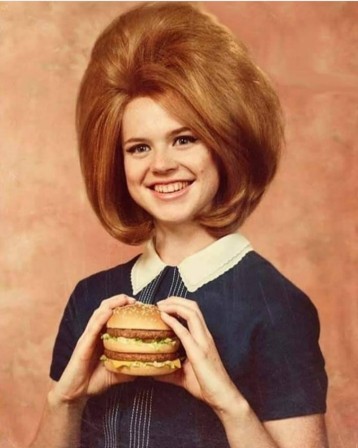 McDonald's les coiffures indemodables cheveux mère.jpg, mars 2023