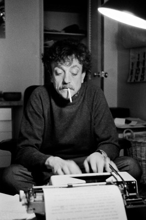 Kurt Vonnegut Francis Cabrel pour tout vrai gaulliste relire les mémoires