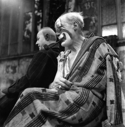 Robert Doisneau The Fratellini brothers 1944 les vieux clowns sont fatigués
