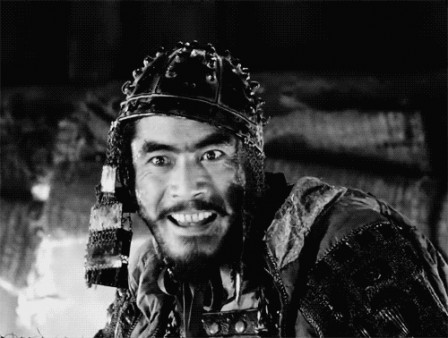 Akira Kurosawa casque.gif