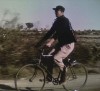 Jacques Tati in Jour de fête 1949 vélo.gif, sept. 2017