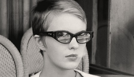 Jean Seberg in Breathless train à vapeur.gif