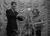 Jimmy Stewart and Margaret Sullavan decorate the Christmas tree in The Shop Around the Corner 1940 noel.gif