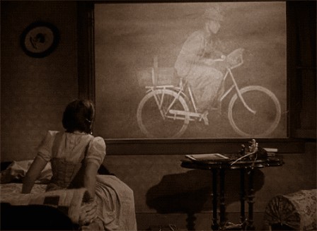 Judy Garland The Wizard of Oz vélo.gif
