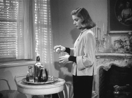 Lauren Bacall alcool.gif