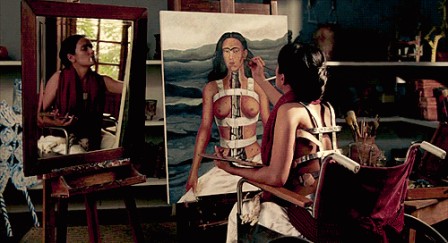 Magdalena_Frida_Carmen_Kahlo_Calderon_autoportrait_au_corset.gif