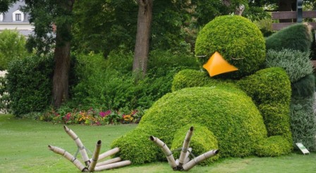 Nantes jardin botanique sculpture verte.jpg