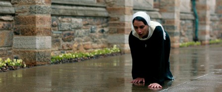 Novitiate dir. Maggie Betts risques de verglas.gif