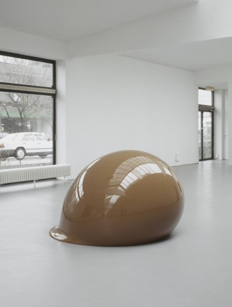 Thomas Rentmeister untitled 1993 la crotte en chocolat.jpg