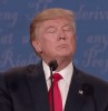 Trump boit de l'eau.gif