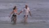 courons dans les flots comme deux amoureux.gif