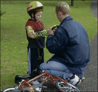 il_y_a_des_enfants_qui_ne_sont_pas_doues_pour_le_velo.gif