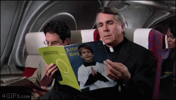 pretre_pedophile_lisant_Play_choir_boy_avec_le_fameux_poster_d_enfant_de_choeur_en_page_interieure.gif