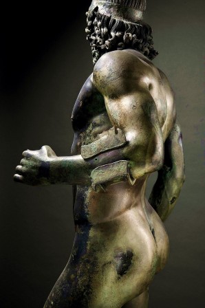 Les guerriers ou bronzes de Riace sont deux sculptures grecques en bronze datées du Vᵉ siècle av. J.-C. et conservées au musée national de Reggio de Calabre