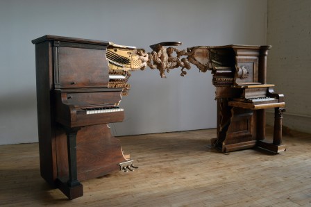 Maskull Lasserre the third octave A Knotted Octopus Carved Directly into Two Pianos Entwines piano poulpe.jpg, janv. 2024