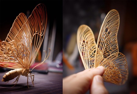 Noriyuki Saitoh debout les papillons de bambou  sculpturr insecte.jpg, janv. 2024