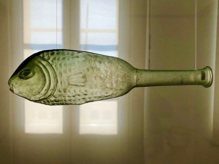 Roman glass bottle in the shape of a fish, 1st-2nd century A.D. poisson la bouteille du vendredi
