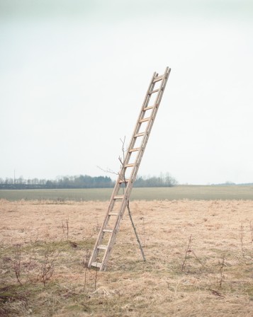 Sebastian Reiser Austrian b.1986 Sculpture 2011 une échelle pour monter au ciel