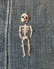 broderie gothique squelette mort comment personnaliser ses pantalons jeans