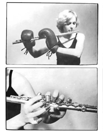 performance de la série Emergency Solos (1974-1975) de l'artiste allemande Christina Kubisch, où elle joue de la flûte traversière en portant des gants de boxe