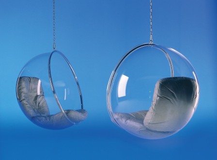 Eero Aarnio Bubble Chair, 1968 fauteuils bulles dans le ciel.jpg, avr. 2021