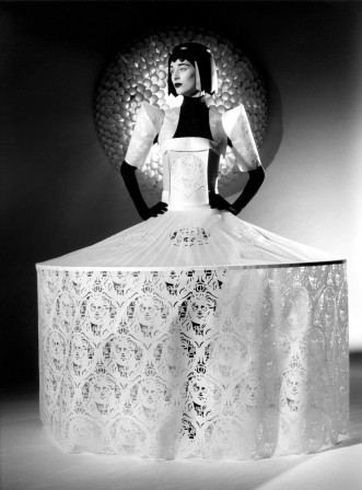 Jum Nakao, Paper Dresses crinoline robe de papier 2.jpg, août 2020
