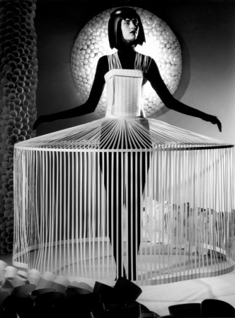 Jum Nakao, Paper Dresses crinoline robe de papier.jpg, août 2020