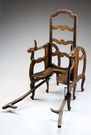 Parturition chair, Europe, 1601-1700 chaise d'accouchement.jpg, oct. 2020