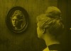 Shoes, 1916 (dir. Lois Weber) le miroir brisé.gif, janv. 2023