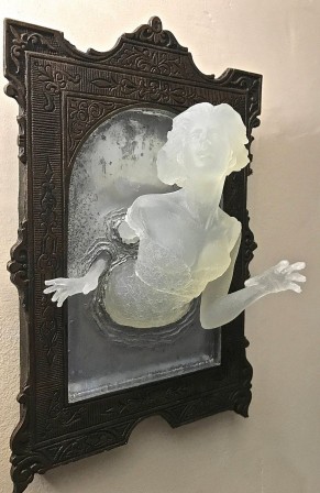 sculpture victorienne fantôme de l'autre côté du miroir.jpg, nov. 2019