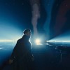 the holograms in Blade Runner 2049 2017 dir. Denis Villeneuve la rejoindre sur scène