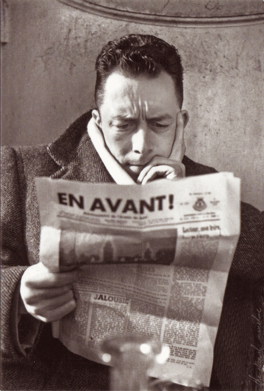 Albert_Camus_journal_en_avant.gif