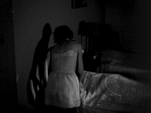 Ange blanc (Night Nurse) William A. Wellman, 1931 le squelette dans le lit.gif, avr. 2021