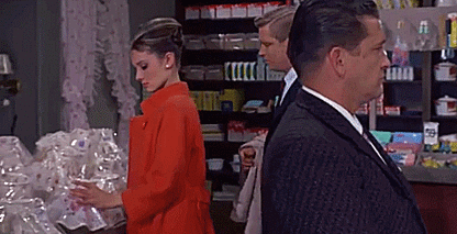 Audrey Hepburn - Colazione da Tiffany (Blake Edwards, 1961) le petit chapeau.gif, août 2020