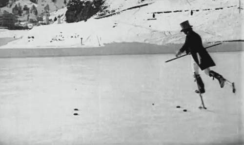 British Pathé In The Glorious Winter Sunshine 1927 ice skating St. Moritz Switzerland.gif, janv. 2020