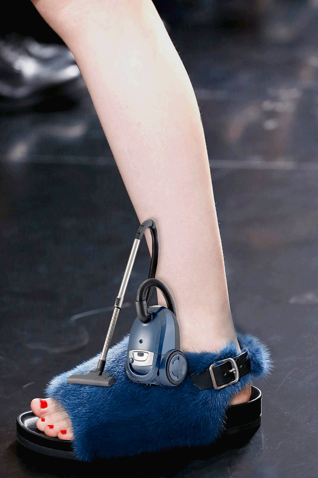 Céline Spring 2013 RTW que lui offrir pour la fête des mères chaussons autonettoyants.gif, mai 2023