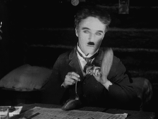 Charlie Chaplin The Gold Rush la ruée vers l'or la danse des petits pains