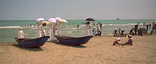 Death in Venice (1971), dir. Luchino Visconti mort à Venise plage soleil.gif, avr. 2023